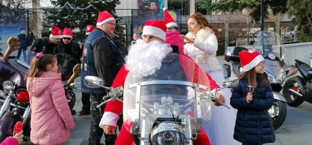 Дядо Коледа на мотор, а не на шейна, ще раздава подаръци в Стара Загора на 24 декември