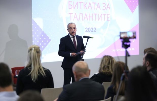 Премиерът Донев: Свръхпечалбата на пазара на труда трябва да е битката за таланти