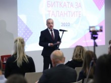 Премиерът Донев: Свръхпечалбата на пазара на труда трябва да е битката за таланти
