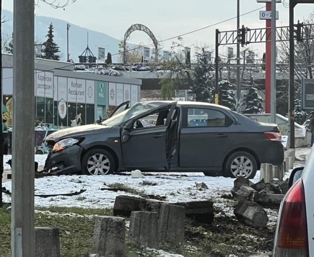 Верижна катастрофа е станала в центъра на София. Осем коли