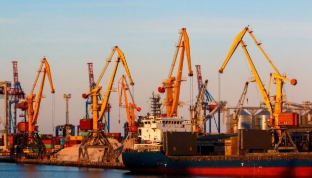 Пристанището на Одеса възобнови работа