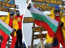 Бизнесдама от Пловдив изкачи най-високата точка на Африка