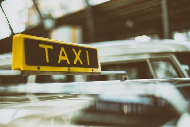 Правителството одобри допълнителни 1 178 673 лв. по бюджетите на общините за компенсация на намалението в приходите от данък върху таксиметров превоз
