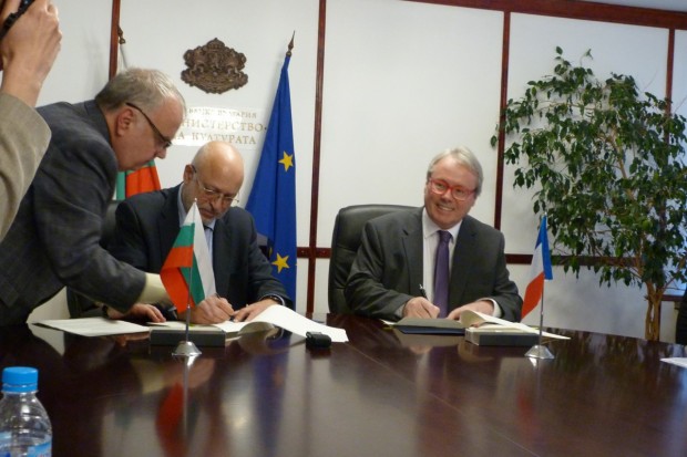 Министър Минеков и посланикът на Франция подписаха декларация във връзка с проекта за остров "Св. св. Кирик и Юлита"