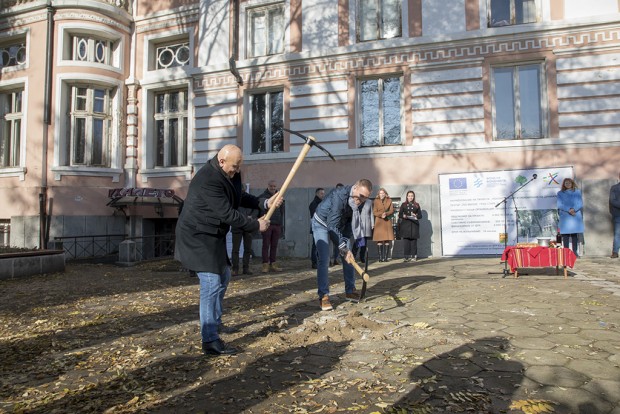 Стартират дейностите за обновяване на сградата на Драматичен театър "Гео Милев" - Стара Загора