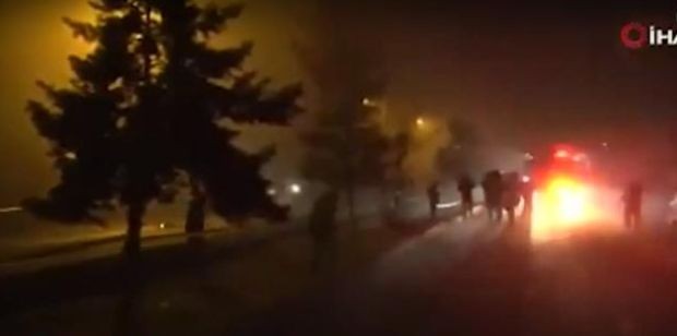 Най-малко 8 полицаи са ранени при експлозия на автомобил в Югоизточна Турция