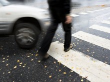 Кола блъсна пиян пешеходец в Бяла Слатина