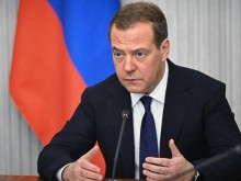Медведев: Военно-политическото ръководство на Украйна е легитимна цел за Русия