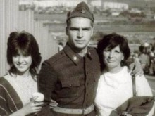 Най-успешната "Мис България" качи стара снимка, на която трудно бихте я познали