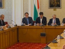 Започна срещата на акад. Денков с представители на политическите партии