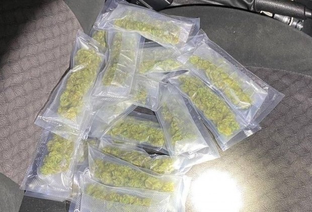Близо 2 кг марихуана иззеха при спецоперация полицаи от Трето
