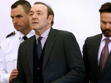 Холивудска звезда пак се изправя пред съда