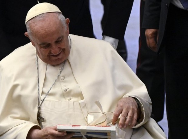 Папа Франциск отбеляза днес 86-ия си рожден ден с връчване