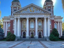 Шефът на Народния театър: Александър Морфов и Велислава Кръстева остават на работа