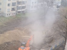 Остра миризма стресна пловдивчани, за капак и водата спря
