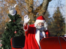 Дядо Коледа очаква децата на Добрич на площад "Свобода"