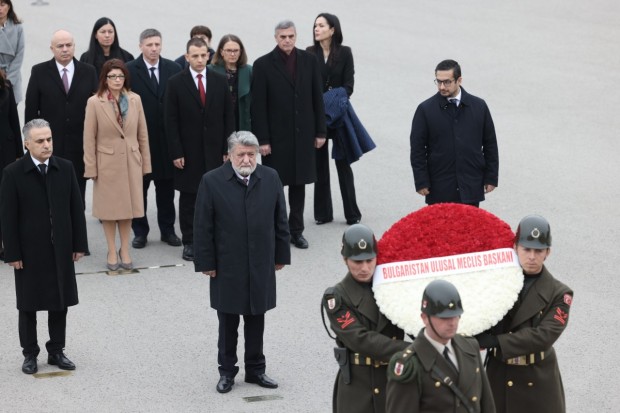 Вежди Рашидов положи венец в мавзолея на Мустафа Кемал Ататюрк