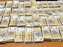 Митничари откриха недекларирана валута за над 1 070 000 лв. на "Капитан Андреево"