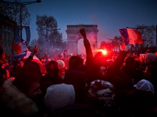Френските власти задържаха повече от 200 души заради безредици след финала на СП в Катар