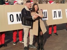 Пред елхата в Пловдив: Бизнесмен направи уникално предложение за брак на известната Катрин Тасева