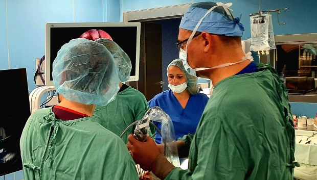 </TD
>Мултидисциплинарен медицински екип извърши сложна операция за премахването на злокачествен