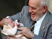 Историята на човека със "златната кръв", спасил милиони новородени деца