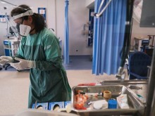 Гърция: Неваксинираните здравни работници се връщат на работа от 1 януари