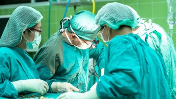 5 5 килограмов миомен възел отстраниха акушер гинеколози в УМБАЛ Софиямед от 46 годишна
