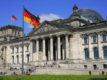 Председателят на Бундестага призова за удължаване на мандата на парламента