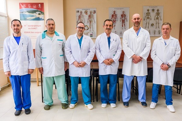 Със сложна операция с "био стъкло" ортопедите в УМБАЛ "Св. Марина" - Варна спасиха ходилото на пациент