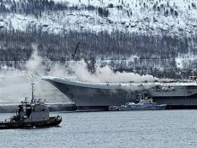Руски самолетоносач се запали