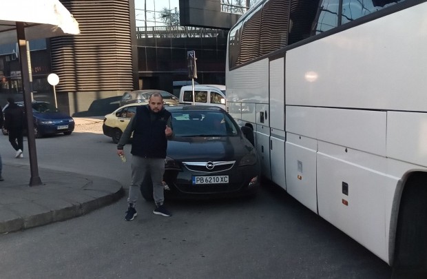 </TD
>Ситуация около автогара Юг в Пловдив предизвика оживена дискусия в