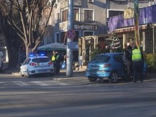 Какво става днес? Автомобил се приземи на 2 метра от заведение в Пловдив