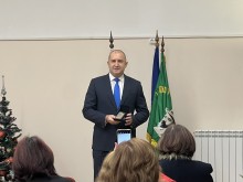 Радев: Безпредметно е ветото за помощ за Украйна и сезирането на КС