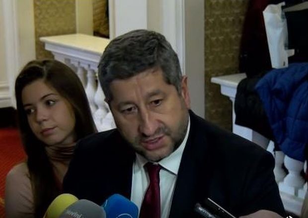 "Демократична България" ще атакува Изборния кодекс в Конституционния съд