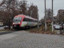 БДЖ осигурява над 13 100 допълнителни места във влаковете за Коледа и Нова година
