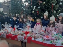 Близо 4000 лв. събраха учениците от ОУ "Васил Левски" в Златоград от благотворителен базар