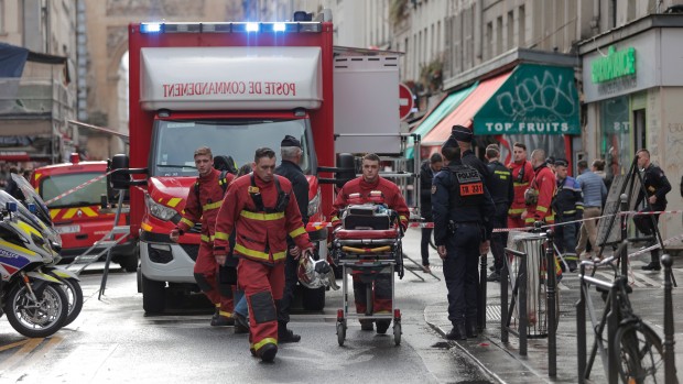 Трима души загинаха в резултат от стрелба до кюрдски център в Париж