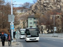 Градските автобуси с празнично разписание през почивните дни по Коледа и Нова година