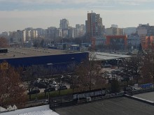 Хиляди пловдивчани напълниха големите магазини