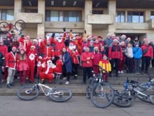 Инициативата "Коледа на колела" събра любители на велосипедите в Шумен