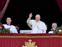 Папа Франциск в "Урби ет Орби": Нашето време също изпитва сериозна липса на мир 