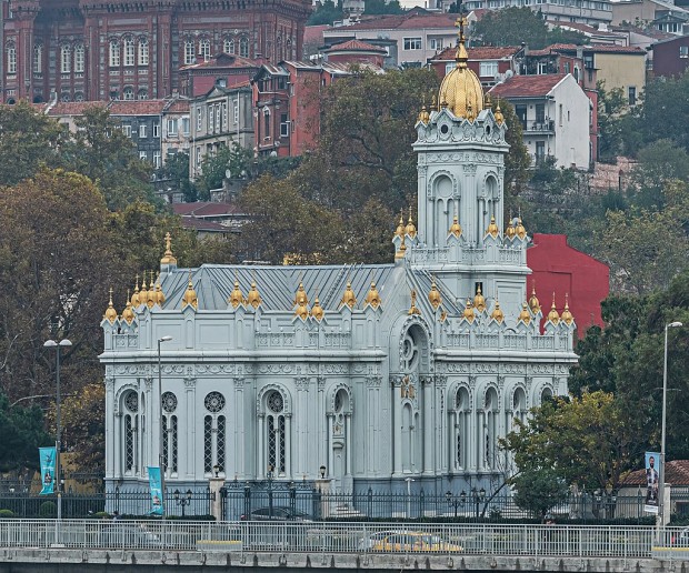 Българите в Истанбул празнуват Рождество в Желязната църква