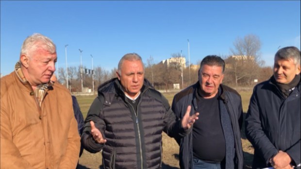 TD Великият български футболист Христо Стоичков направи първа копка за изграждането