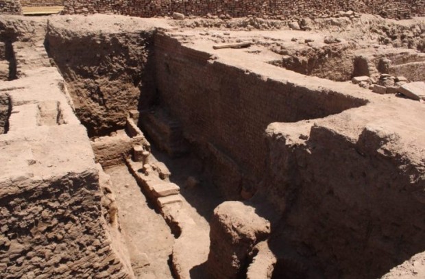 Останки от различни исторически периоди са намерени при разкопките на храма Кнут в Есна