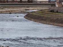 Кризисен щаб Пирот: Цистерната не е влизала в контакт с река Нишава