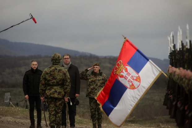 Вучич е направил преглед на войските на границата с Косово