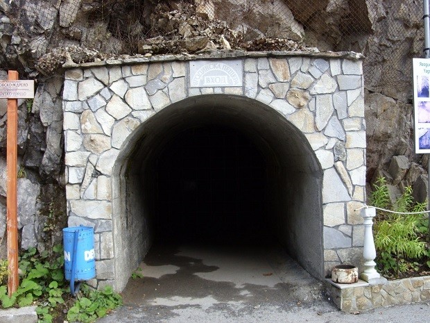 На 95 % са изпълнени дейностите по проекта за модернизация на "Ягодинска пещера"