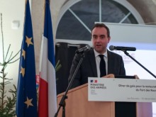 Френският министър на отбраната пристигна в Киев