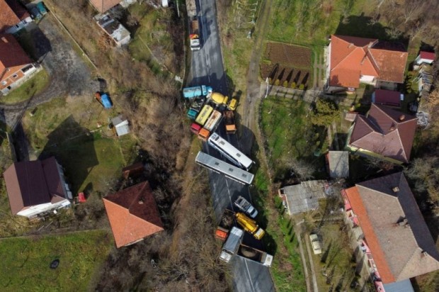 Процесът по премахването на барикадите в северната част на Косово